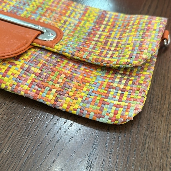 Vibrant Multicolor Woven Clutch with Orange Detail - Picture 3 of 9